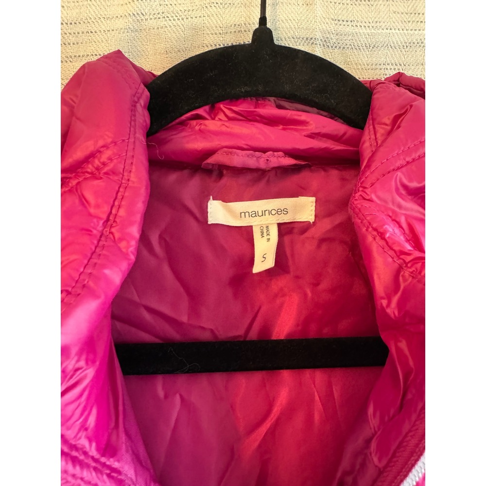 Maurices Womens Magenta Pink Quilted Hooded Puffer Vest Small NWT 214110Y - Picture 3 of 4
